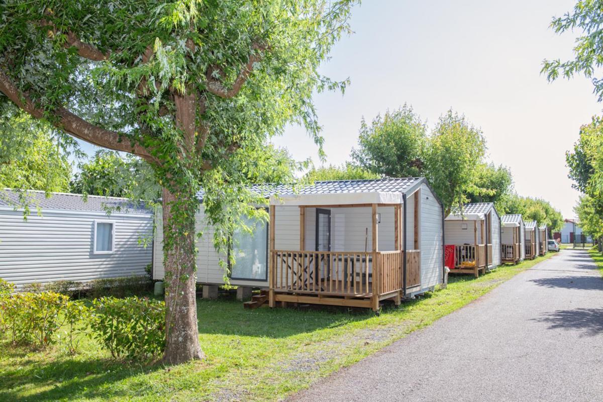 La Ferme Des 4 Chenes Hotel Urt Exterior photo